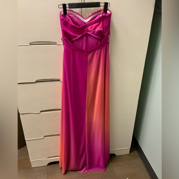My Michelle Formal Strapless Gown Size 3 - Picture 3 of 4